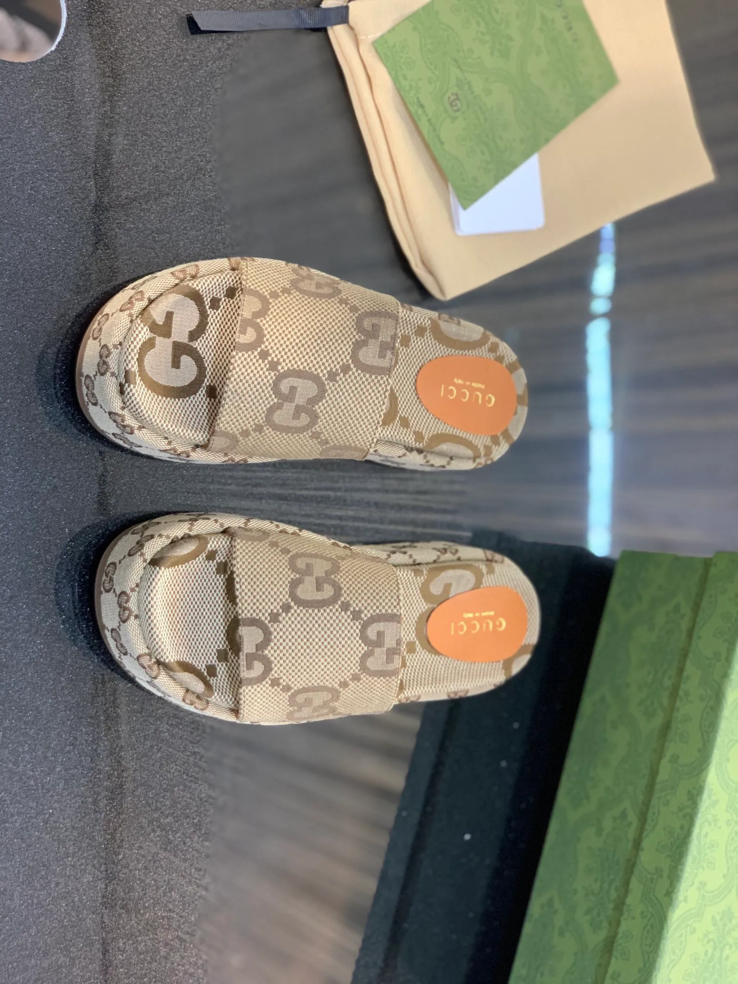 👟👟Ex-factory price 360👟👟 Women's Shoes Women's Clothing Gucci North Face Collaboration 2022/Spring and Summer New Couple Style Electric Embroidered Thick-soled Slippers are now available. Series —————————————— Perfect interpretation! The original development supports any comparison in the market! Carefully crafted materials! Months in the making! The pattern is extremely beautiful! Unique charm. The fabric is made from the original one-to-one ratio! Flash sale market free version! The thorn lines and three-dimensional effect are full! High-end and high-end ꫛꫀꪝ Go➫ Materials: ❶Upper: Double G electric embroidery environmentally friendly washed denim fabric ❷Foot pads: imported sheepskin ❸Outsole! Original outsole ........................................ ♡Size: 35-43